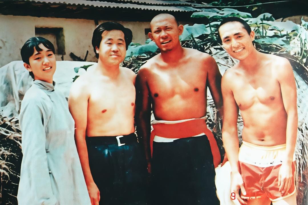 很珍贵的一张老照片！中国最好的作家、导演、男演员和女演员齐聚，而且三大男神还都光