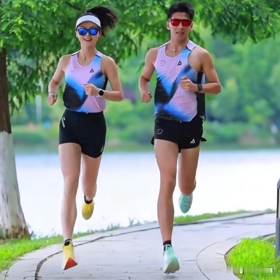 原来觉得跑步是最简单的运动，通过自己的体验改变了这种看法。跑步是天赋也有技术。