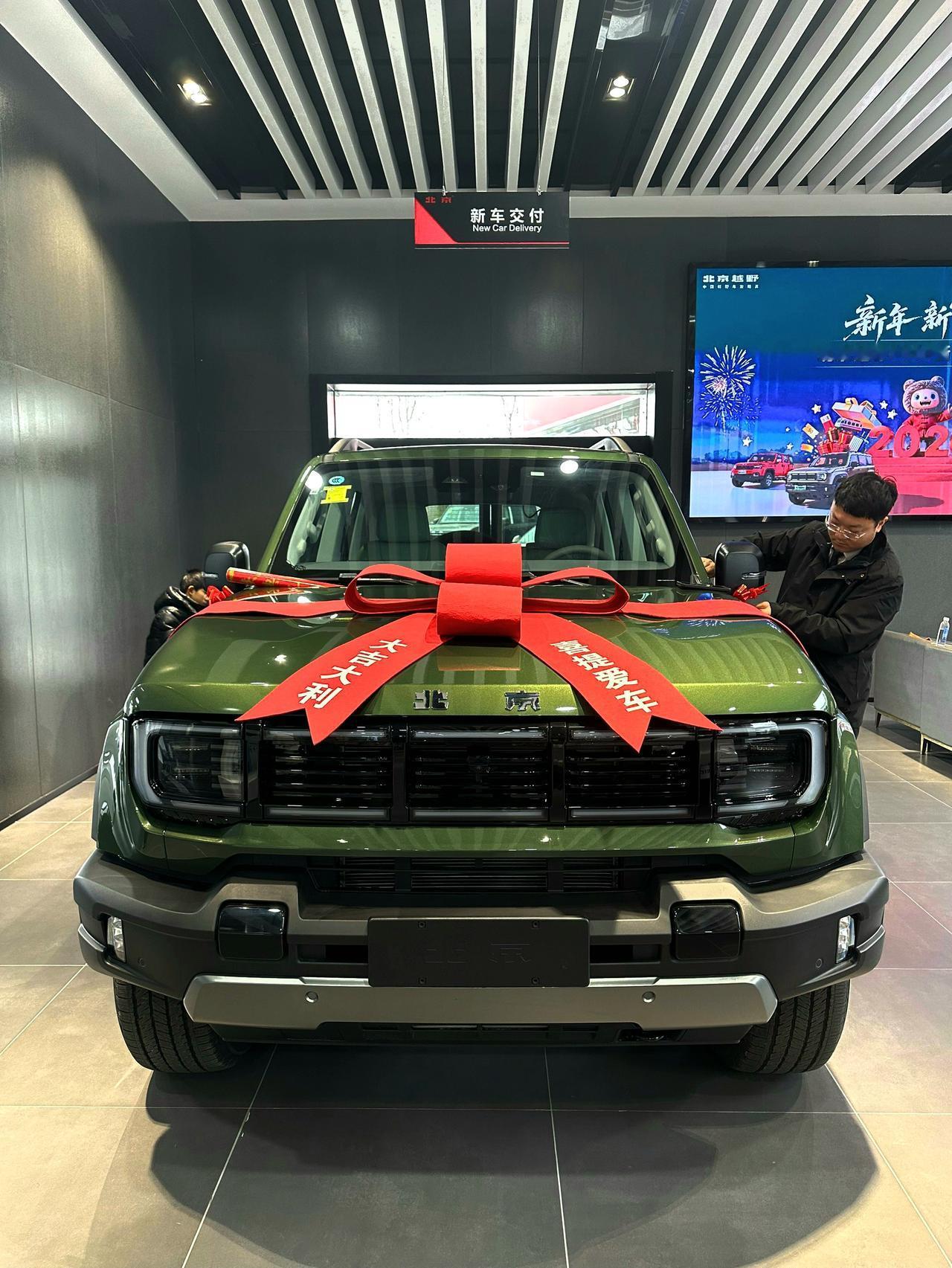 其实bj40这台车的设计在这一代车型上真的就变得普通了。他本来是具备网红属性的。