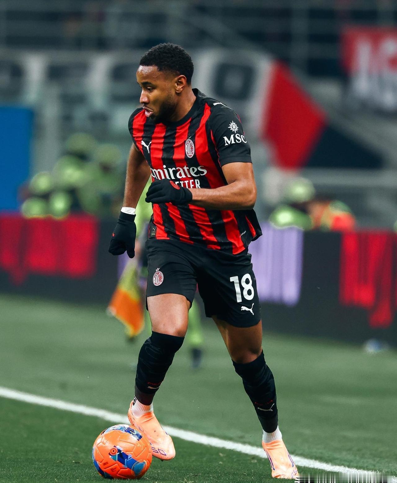 一个法国国脚，在意甲一个赛季只首发了3次。AC米兰已经决定不再等待。体育总监