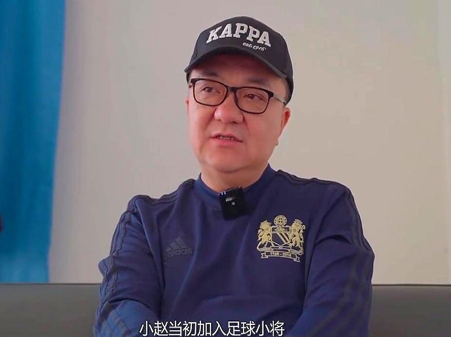 赵松源继承了父母的运。当初董路把他招进小将，好多人都嘀咕他是不是走了后门