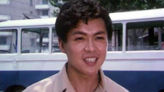 1982年，刘晓庆到南京演出时，遇到了在当地拍戏的迟志强，晚上喝了几杯酒后，刘晓