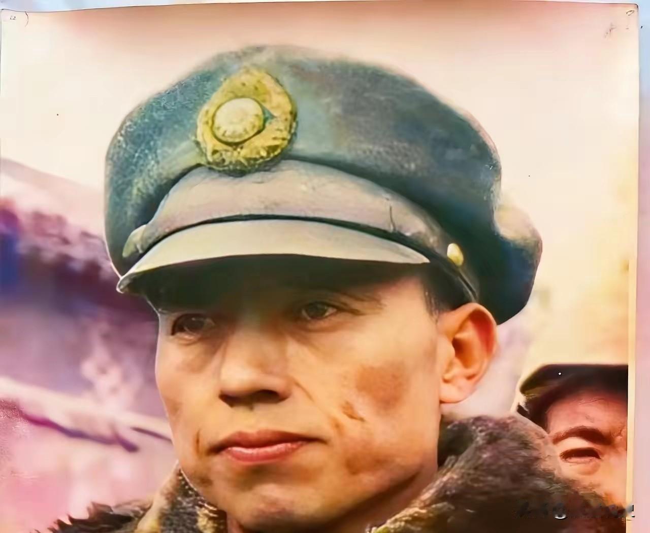 1947年，抗日名将王果夫，在石家庄战役中被俘，一张罕见的留影，照片中的他穿着军