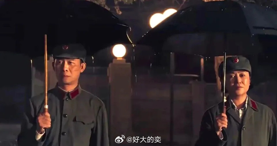 有人说对《神探之痕迹》很失望。我看了一下，是因为这些人把它当成是一部悬疑片来看待