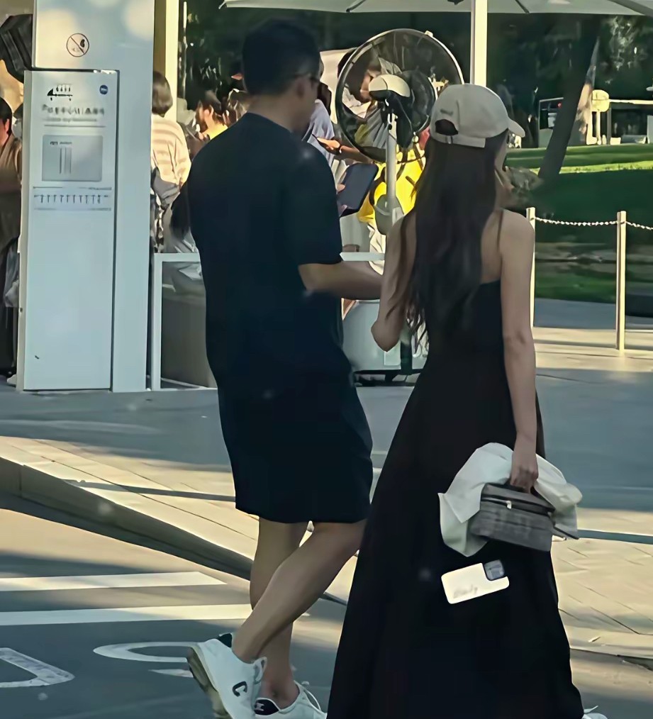 汪小菲是做梦也没想到，事情会发展到这一步……他错过了直播中为自己公司致歉解释的