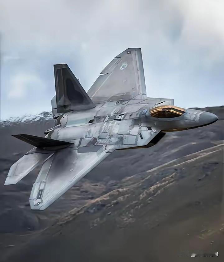 F-22是一种久经考验的战斗机中国的歼-6，歼-7，歼-8它都嘲笑过。中国的