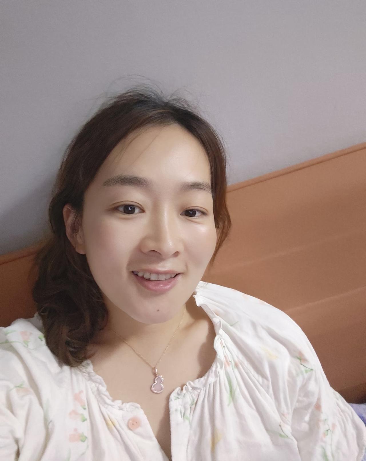 我小姑子昨天办了离婚手续，回娘家来了，二胎女儿才八岁，全家都很难过。我一心软