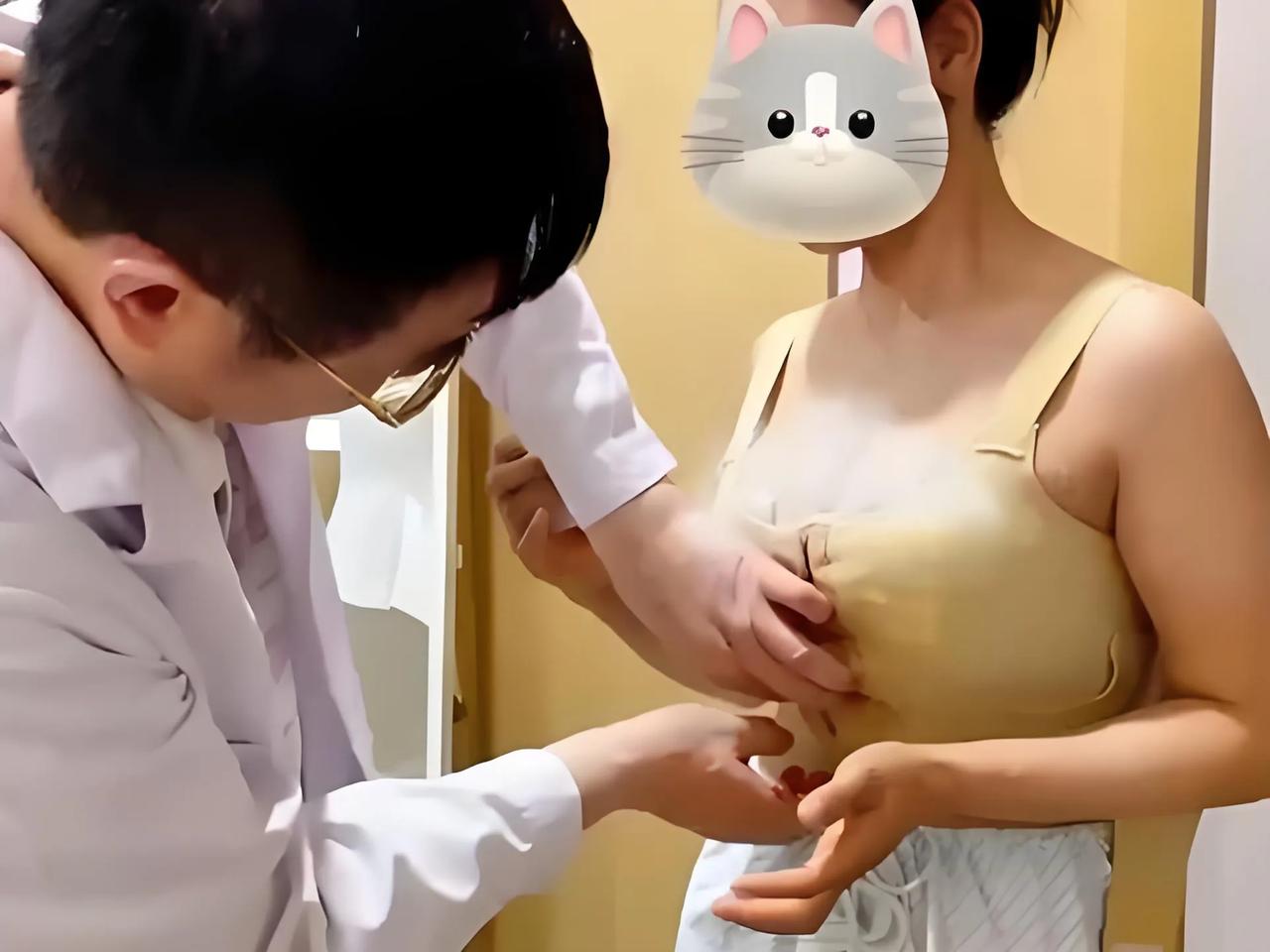 “太大了也是个烦恼！”浙江杭州，一位妈妈遇到了胸大的烦恼，她原本就有C，怀了孕之