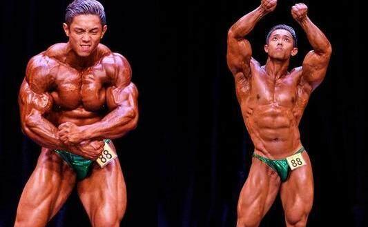 16岁健美小伙, 被老外当成中国人, 一身肌肉和粗壮的手臂!