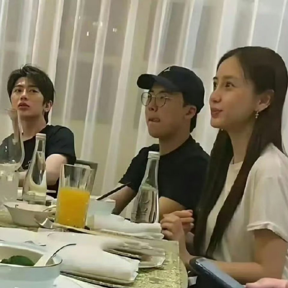 天呐，杨颖素颜好能打啊​​​