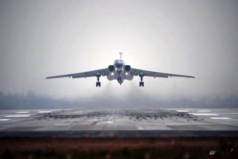 四大战区相继发声四大战区相继发声，振奋人心！11月15日，中部战区空军政治工