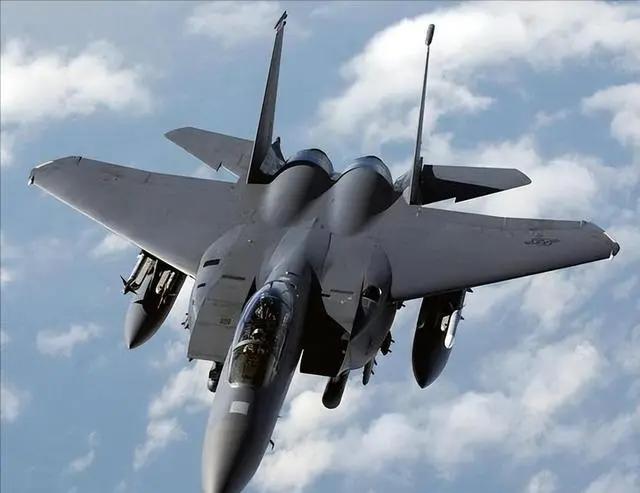 哎，各位朋友，今天咱们聊聊印尼买战机那点事儿，挺有意思的。你知道吗？印尼最近把跟