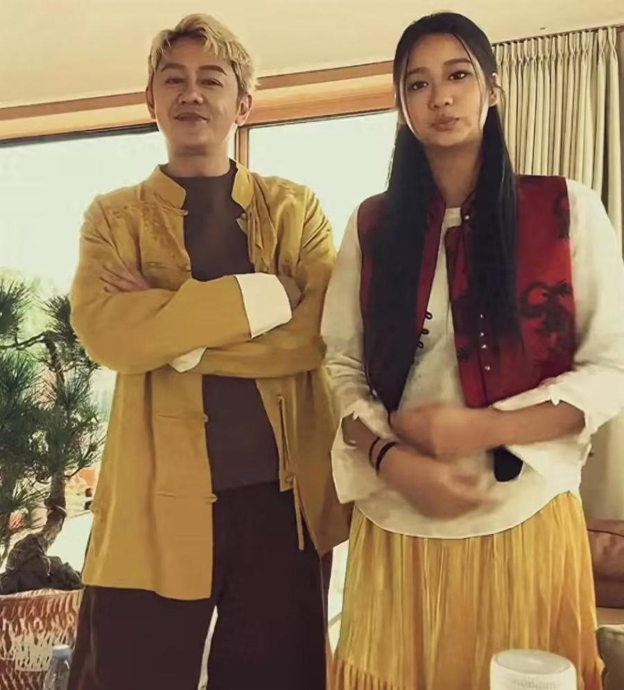 陈浩民女儿14岁长这样，东南亚大气脸被指与爸爸颜值断层