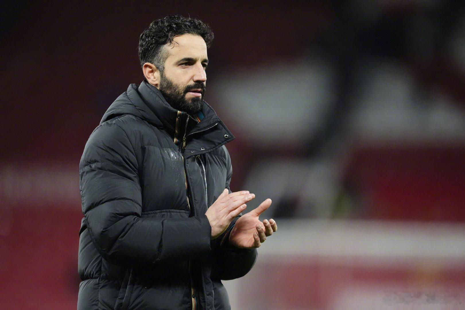 【没欧冠，钱少少】天空体育：拉特克利夫爵士想要继续支持曼联主教练阿莫林，但格雷泽