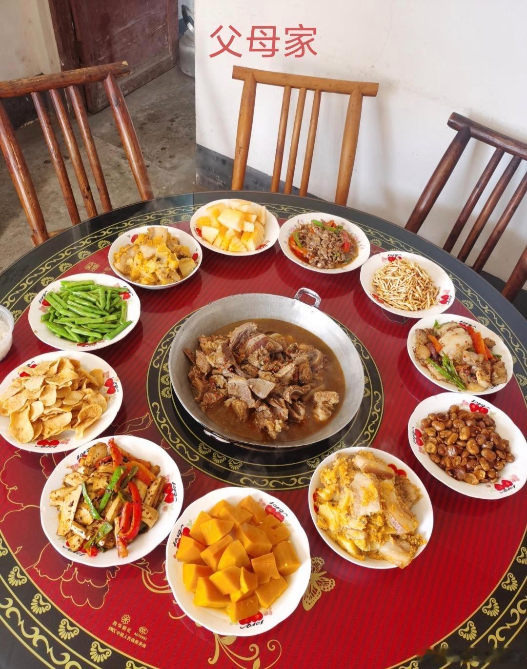 从饭菜上看，你觉得谁家的好吃？