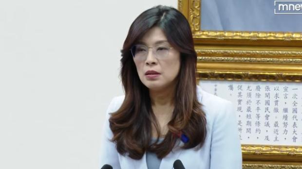 就在刚刚，国民党主席郑丽文突然宣布，12月24日下午，国民党主席郑丽文在中常会上