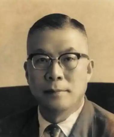 蒋介石曾跟儿子讲了句真话：1949年撤出大陆最该带走的不算金条和旧部，而是留在南