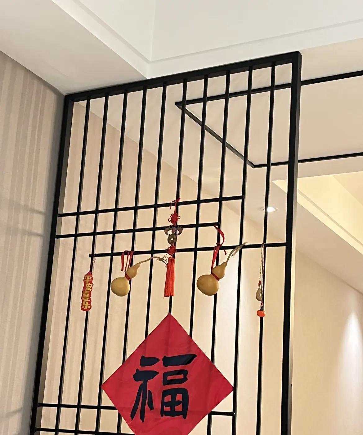 董宇辉这两天没上播，网友们又开始卷葫芦了！原因只是董宇辉直播时，看上了小葫芦挂