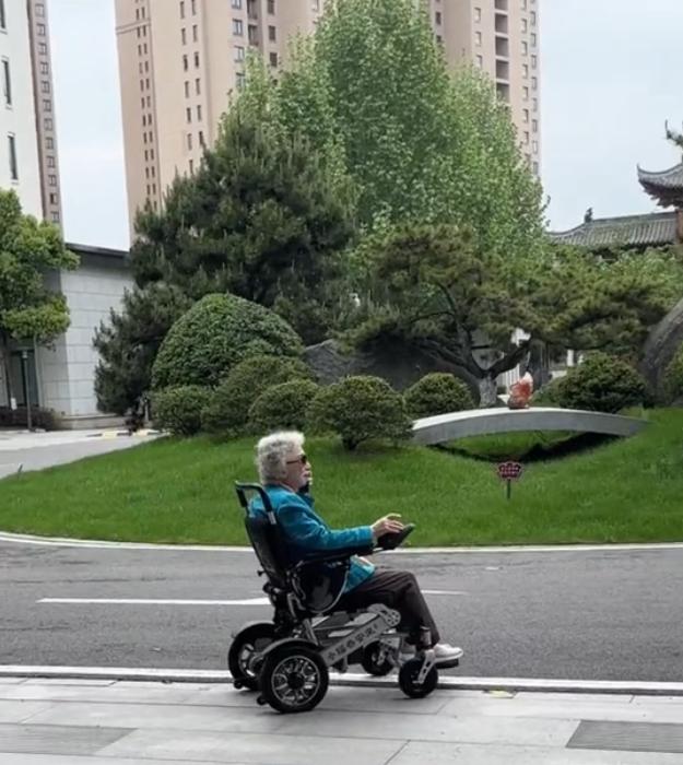 儿子每月花7000元送我住豪华养老院，住了一年后我坚决要回家：才发现再好的养老院