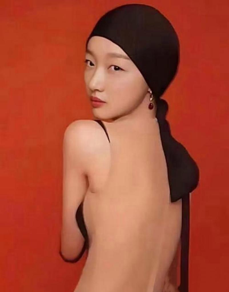周冬雨黑裙杀疯热搜！从红毯黑洞到时尚女王，网友吵翻：这到底是逆袭还是翻车？周