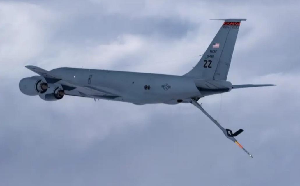 出事了！美加油机坠毁，航母起火，法军遇袭，特朗普开始急了美国当地时间3月