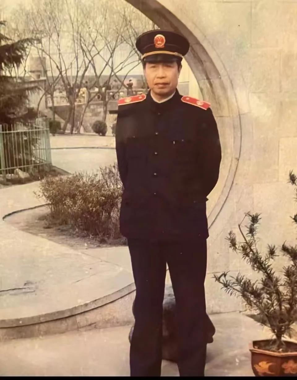 宁波百岁老人去世后，子女们在家中发现了一封8年前写下的“遗书”，里面特别交代了两