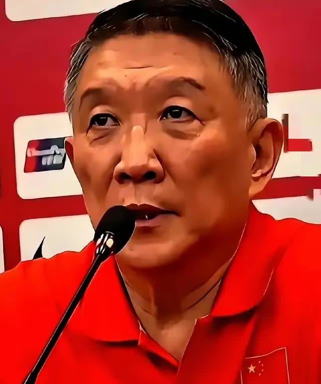藏不住了！东方大国女篮集训风波，让网友一头雾水。发出疑问，篮协和体育总局