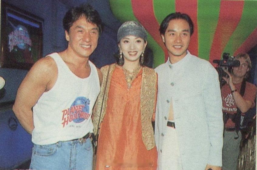1994年，成龙的餐厅「缤丽好莱坞」开张，张国荣、梅艳芳、张曼玉、张学友、张敏、