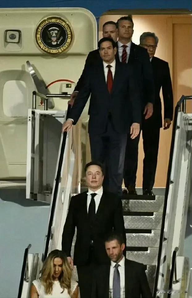 马斯克要成人类第一个万亿富翁了SpaceX正式递交IPO招股文件，目标估值1