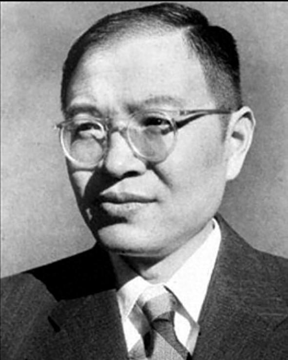 张闻天做我党名义上的最高领导，大概做了三年多，将近四年。张闻天正式担任中共中央