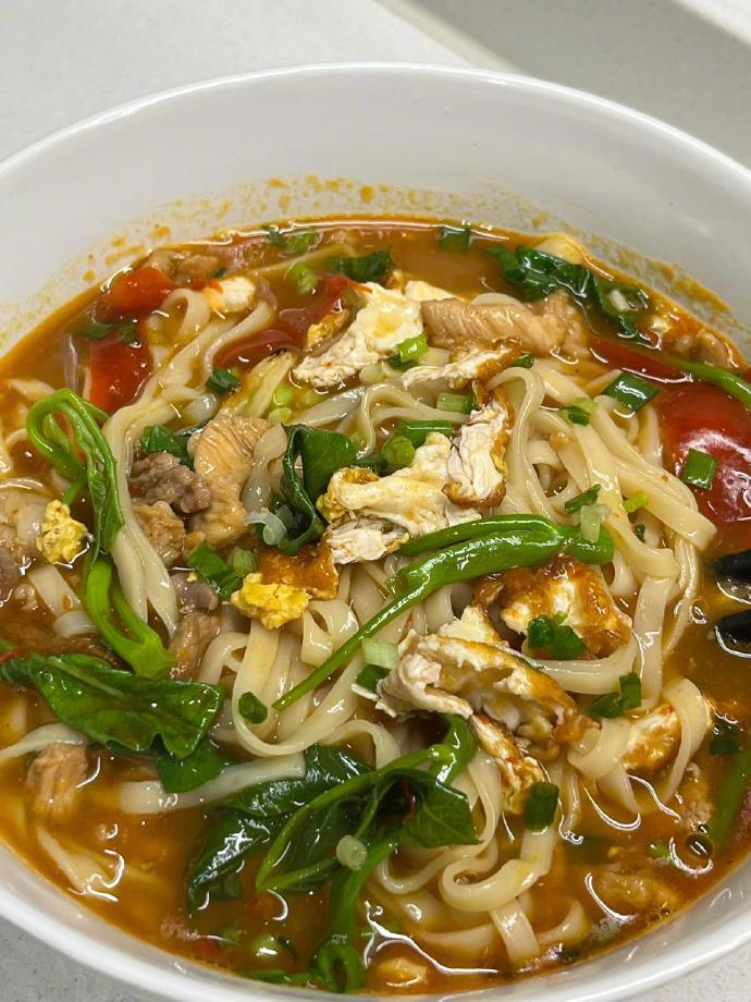 爱吃面的快去吃这个，嘎嘎香。巨好吃！汤汁浓郁！​​​我的宝藏食谱​​​