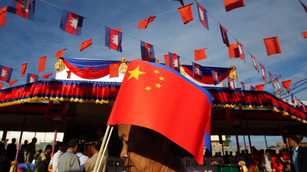 美国军舰首次停靠中国援建的柬埔寨云壤基地俄罗斯卫星通讯社2026年1月25