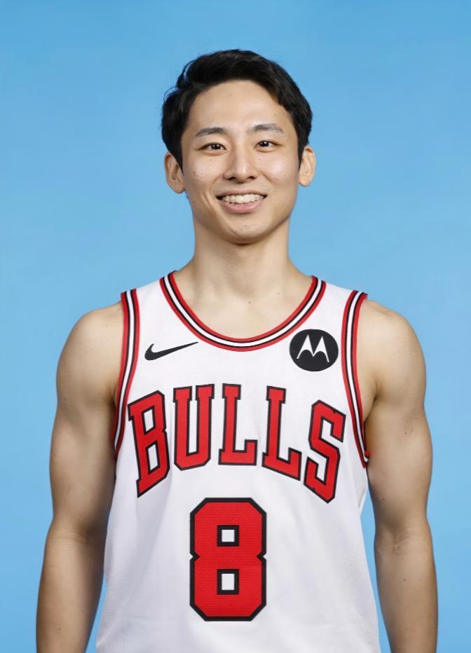 八村塁，是现在NBA里最后一个亚洲人。不是他多强，是他刚好够用。湖人不看他是