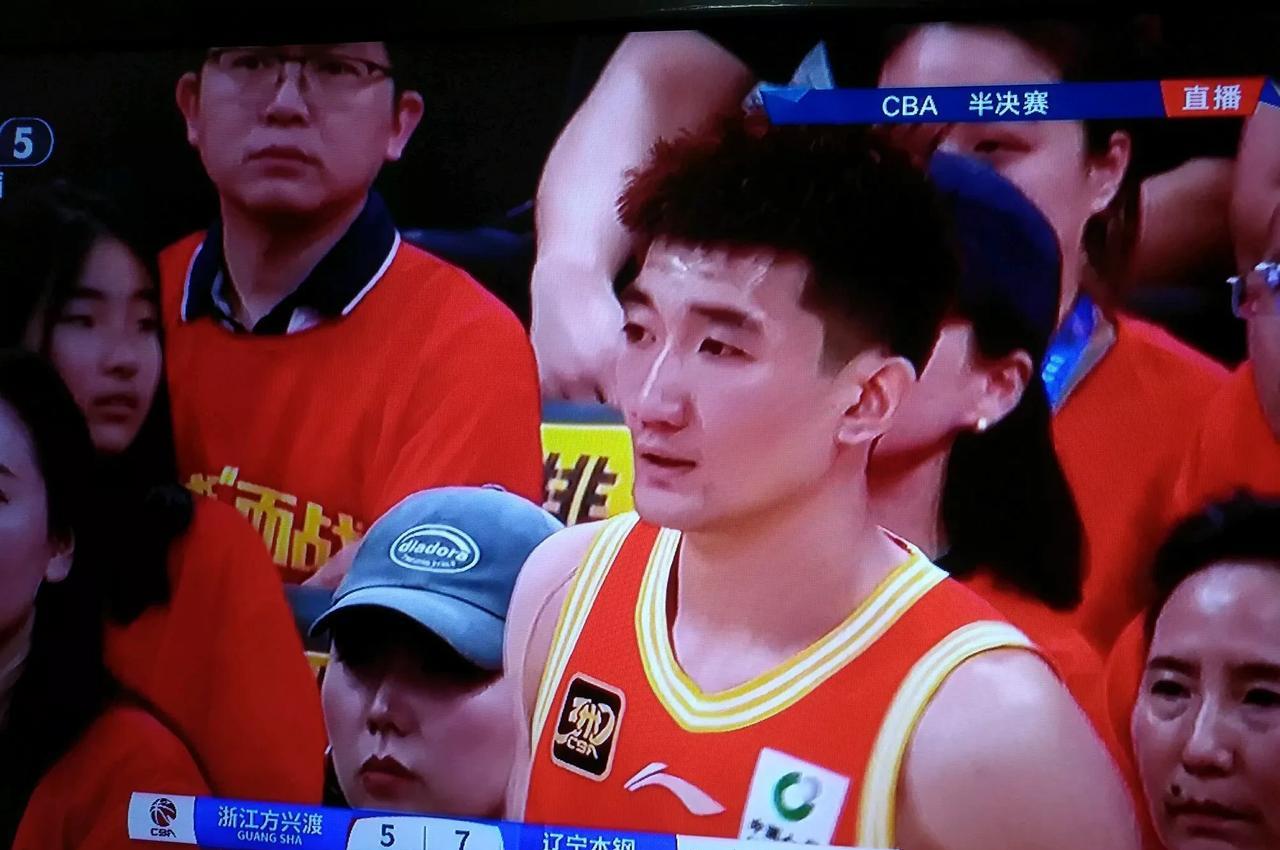 辽宁客场G2对战广厦状态依旧不佳，突显出了跟广厦实力上真正的差距。也看出了辽宁本