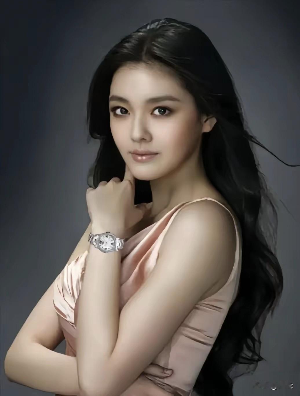 S最失民心的事有三件第一件，嘴上说感谢汪小菲救过她很多次，这辈子都会感激他。可