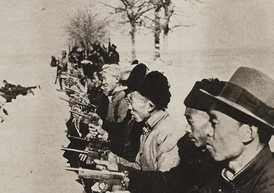 1944年初，被捕的八路军干部陈克忽被带出，陈以为要枪毙自己，不料伪军却开始脱陈