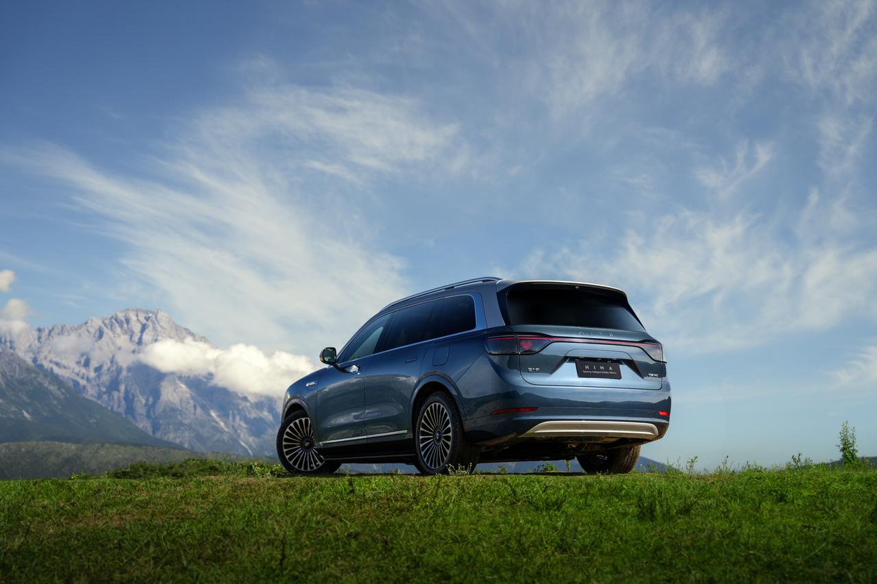 OTA才是杀手锏!问界M9让车越开越值钱买高端车最怕“交付即过时”,但问界M9