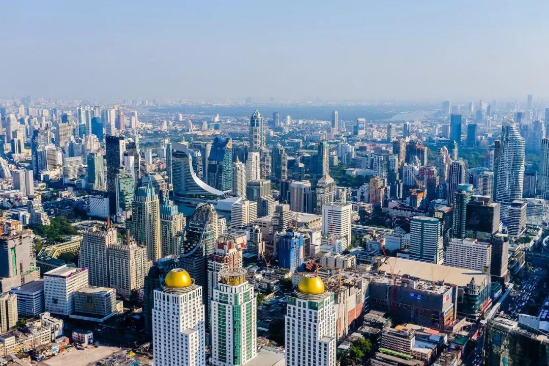 24个省份人口负增长，大家都在盯着榜单高低、争论强弱排位。其实比起省份排名的纸面