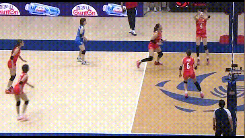 人家日本女排副攻岛村春世真是越老越妖啊！现在就是日本女排最稳定的进攻得分点，这场