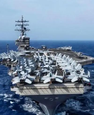 世界上最安全的两个国家，一个谁也打不过，一个谁也不敢打。世界纷纷扰扰，但有两个国