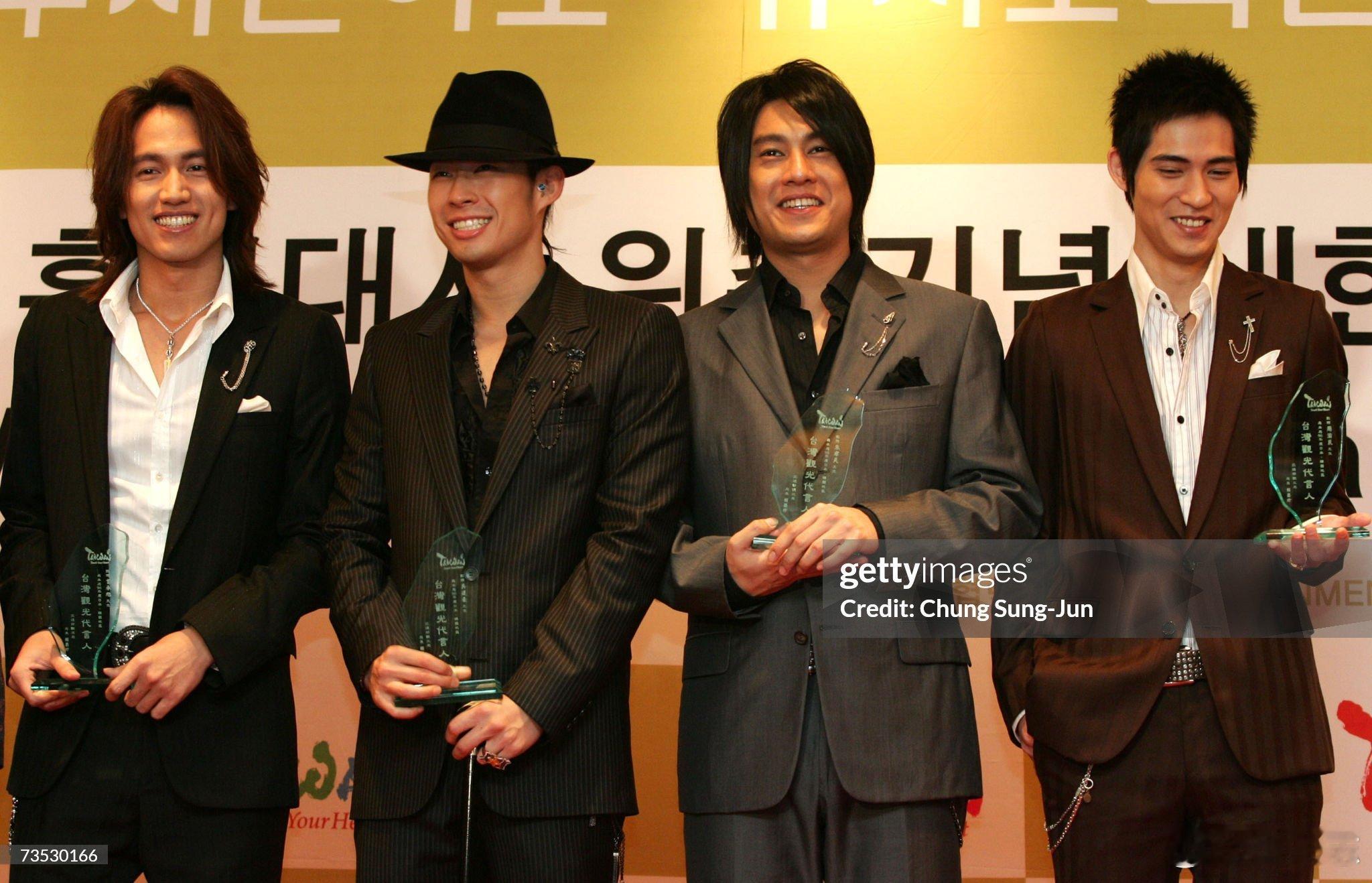 朱孝天F4一直觉得朱孝天是F4里最real的那个。他没有跟另外三位一起重组巡