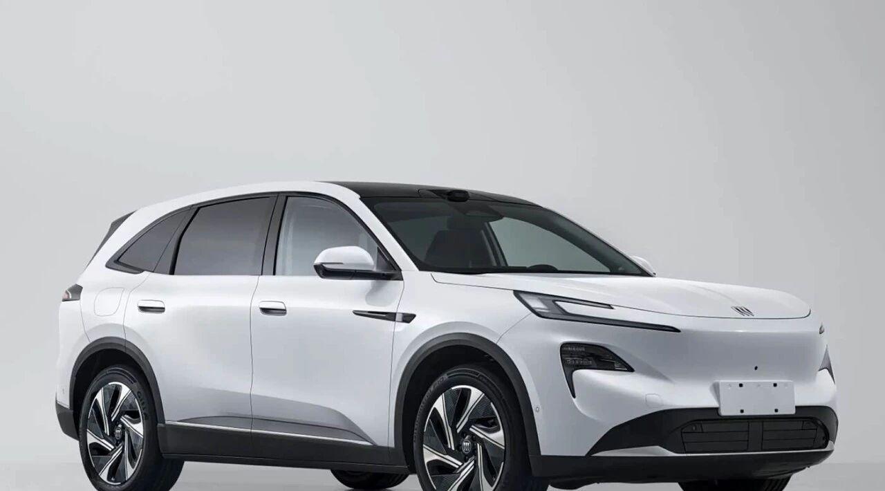 抢先简单了解别克至境E7根据别克官方和工信部公示信息，至境E7是别克高端新能源子