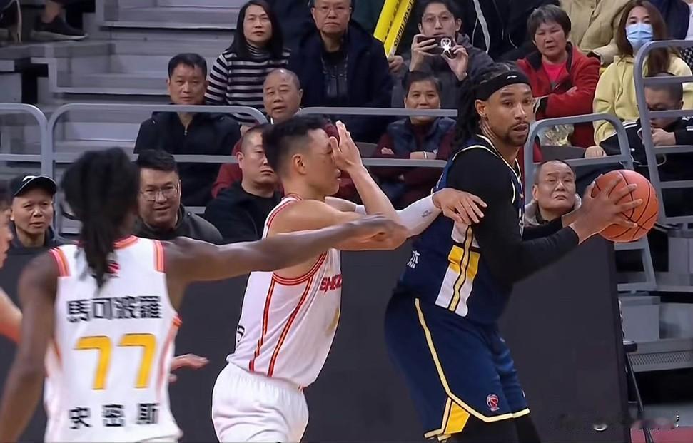 杀手锏萨林杰！全场出战18分钟，16分钟神游，最后2分钟稳大局，定乾坤，这就是大