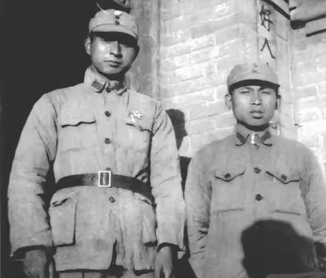 1979年，127师俘获越南女俘，挎包里搜出十几个封蜡玻璃瓶，张万年闻了一下变了
