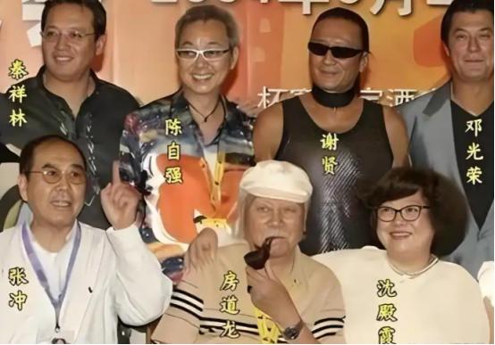 谢贤与6位结拜兄弟曾共同定下规矩：无论谁家里遇到难处，其他人都要毫无保留地出手相