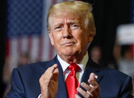 台湾长荣运送美国售台武器的船快到了，美国声称，谁要是对船只进行检查，就是敌对行为