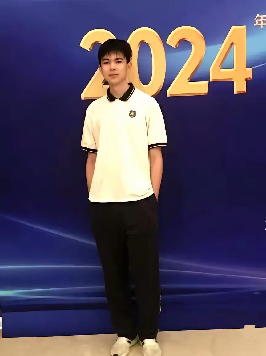 刷到大连这位学霸小伙，我是真的被惊到说不出话！这配置简直是把“天选之子”四个字焊