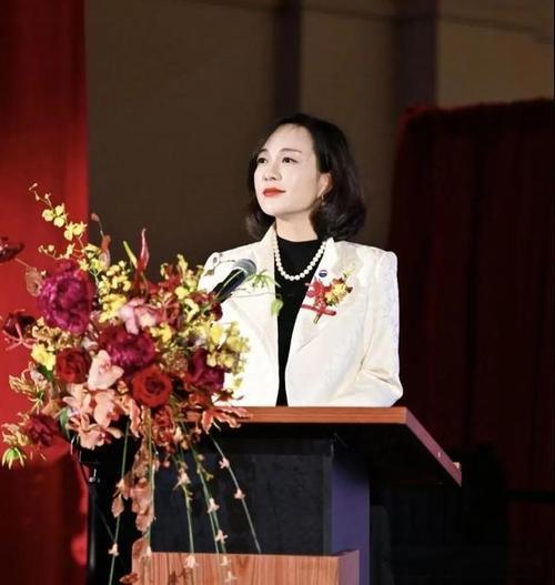 茅台这次被查的，不是一般人。这位女将手里握着三顶帽子——副总经理、财务总监、董事