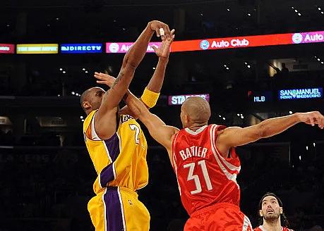 巴蒂尔：我从未说过我是科比克星，但我确实把手伸到他脸上04月03日讯近日，前