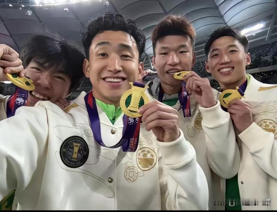 🏆🥇🥈🥉冠军时刻，荣耀加冕！🎉👏